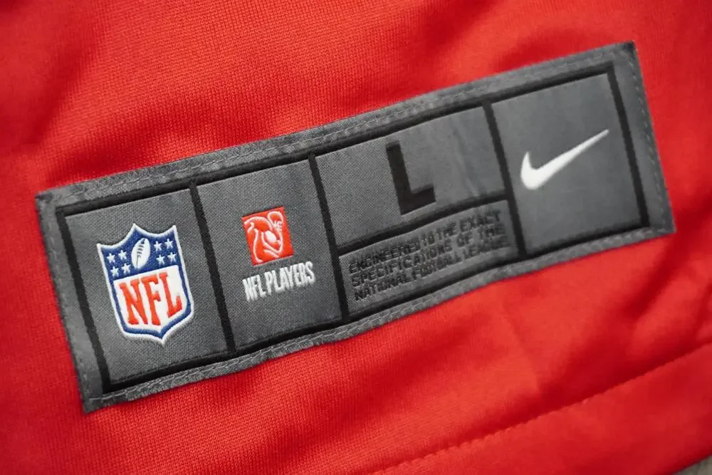 Tampa Bay Buccaneers Jersey Mens Large Red NFL Tom Brady 12 Nike On Field